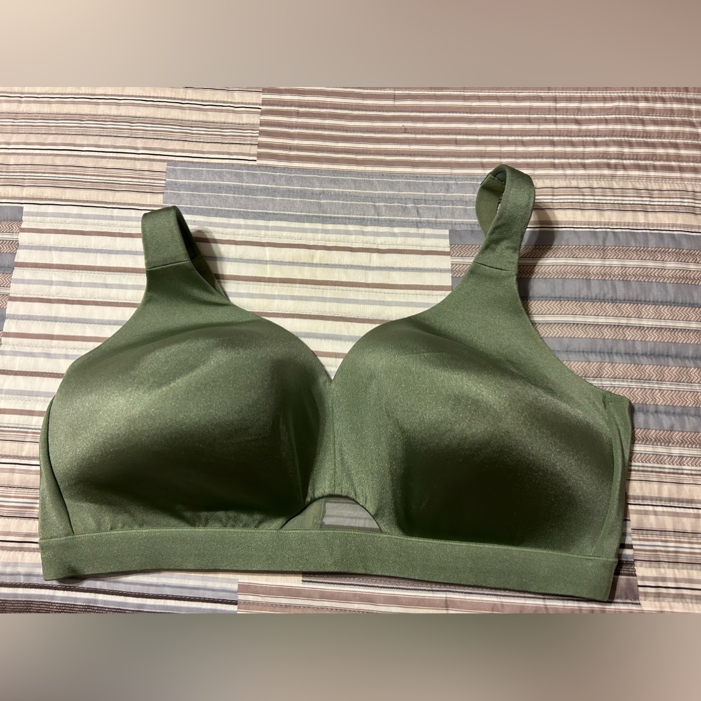 Comfort bliss lightly lined no-wire bra. Olive green.